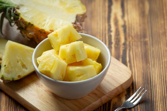 (buah nanas mengandung vitamin C yang banyak, sumber : freepik)