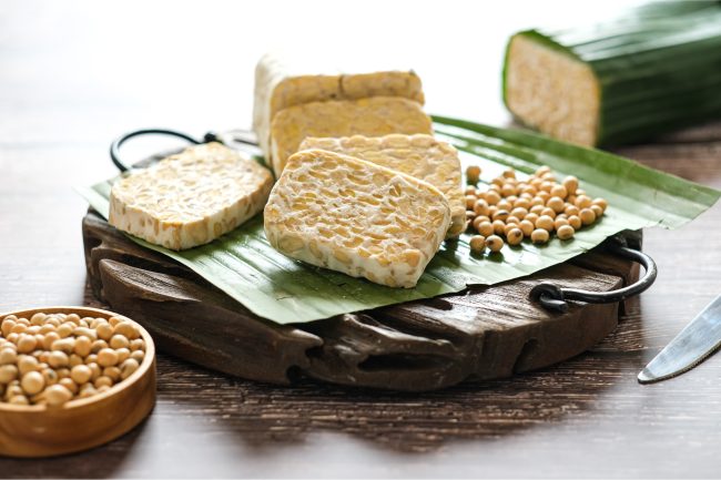 tempe adalah makanan tradisional khas Indonesia yang memiliki banyak manfaat
