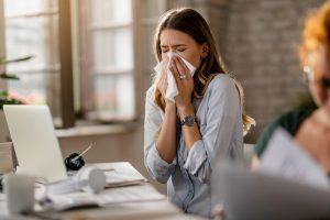 Ilustrasi seseorang terkena flu