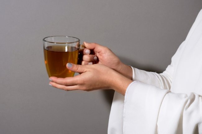 (Minum teh, Sumber: Freepik)