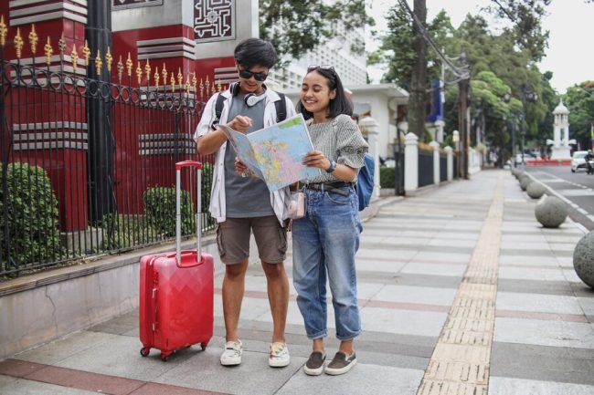 Ilustrasi travelling dengan daya tahan tubuh