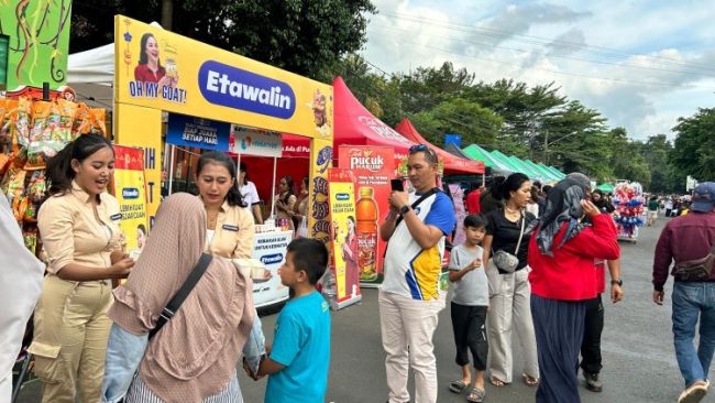 (Keramaian booth zymuno di Cap Go Meh Bogor, Sumber: Tim Etawalin)
