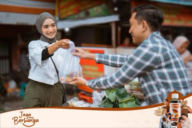 (Ilustrasi seseorang jualan takjil, Sumber: Freepik)
